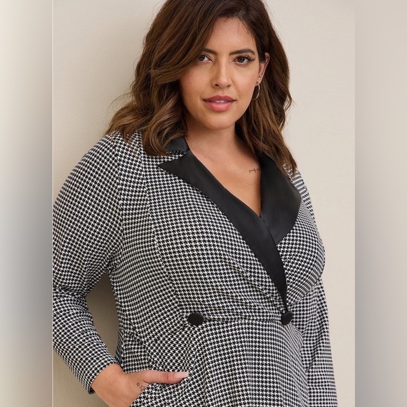 Torrid Mini Stretch Satin Tuxedo Dress black and white size 16 - Picture 3 of 9